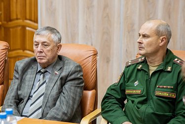 Депутаты в постоянном контакте с семьями участников специальной операции
